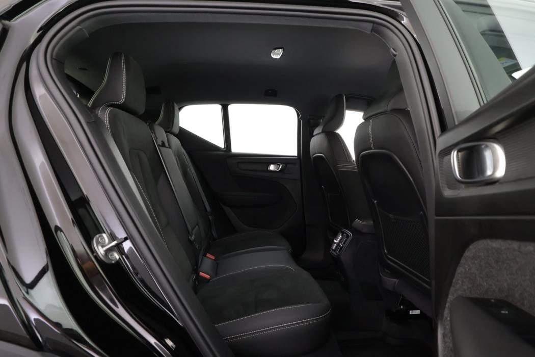 VOLVO XC40 2022