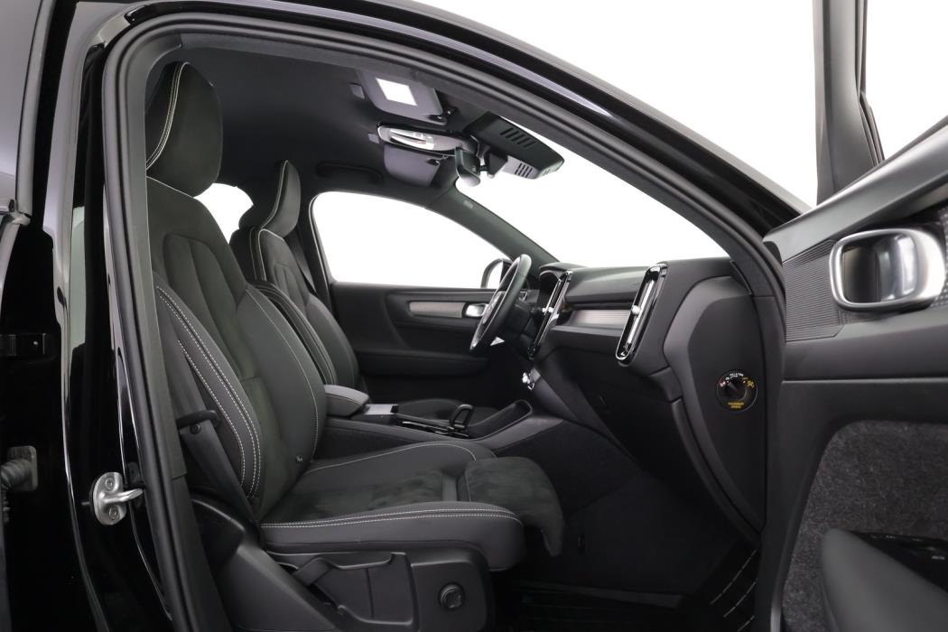 VOLVO XC40 2022