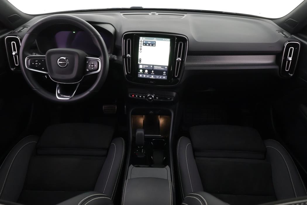 VOLVO XC40 2022