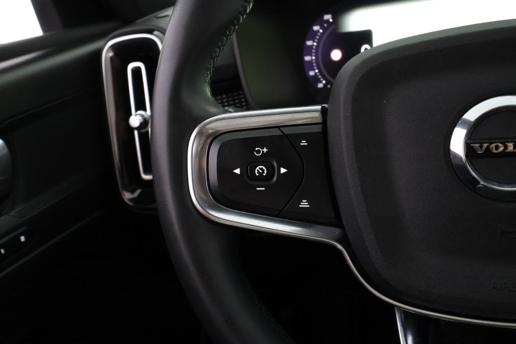VOLVO XC40 2022