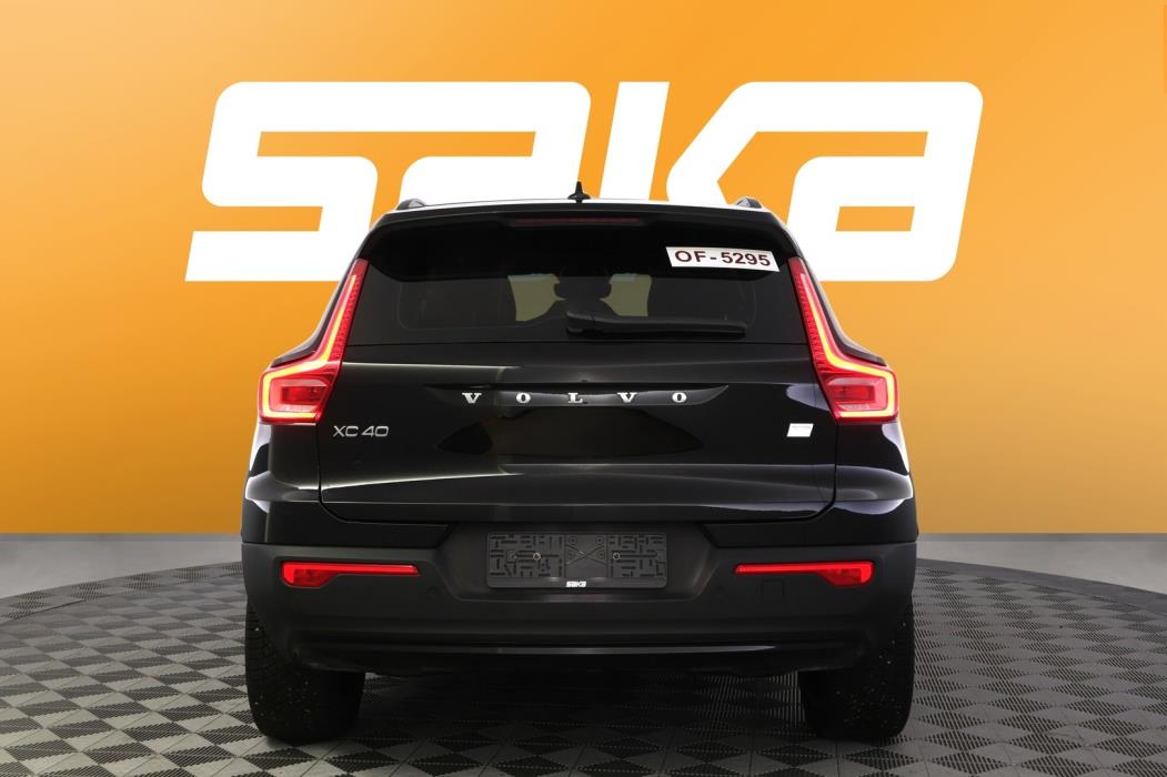 VOLVO XC40 2022