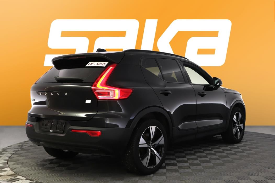 VOLVO XC40 2022