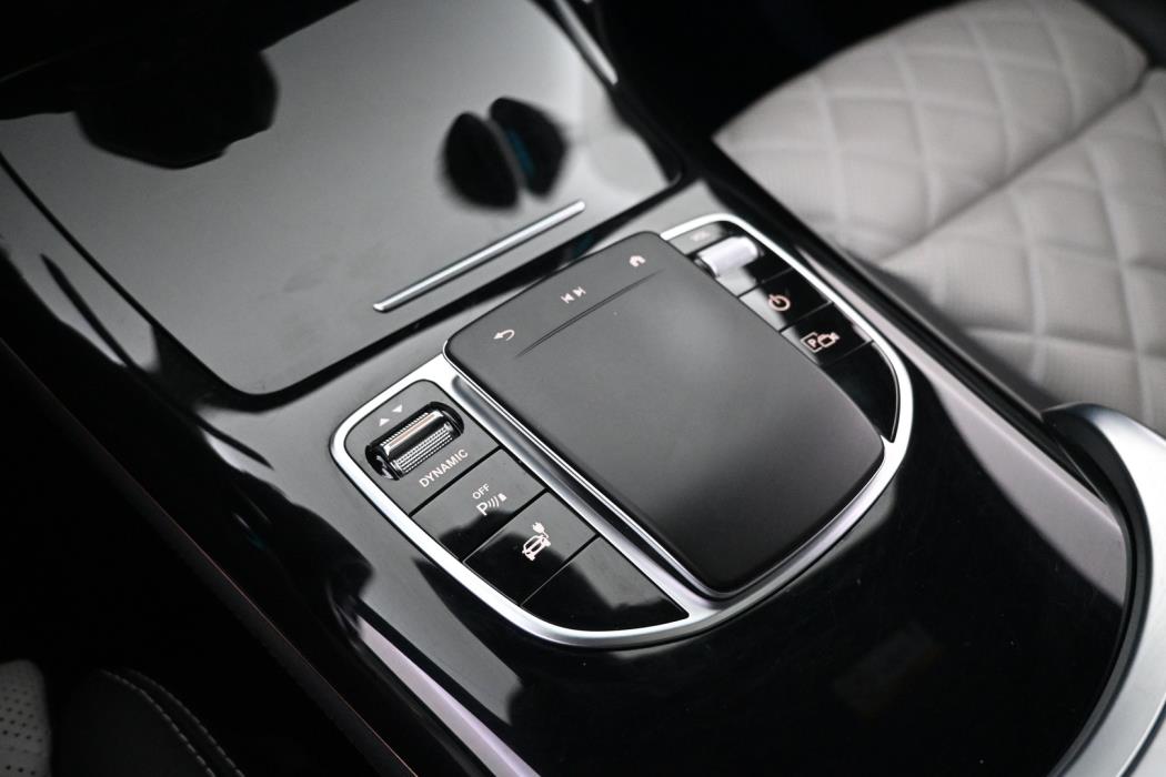 MERCEDES-BENZ EQC 2023