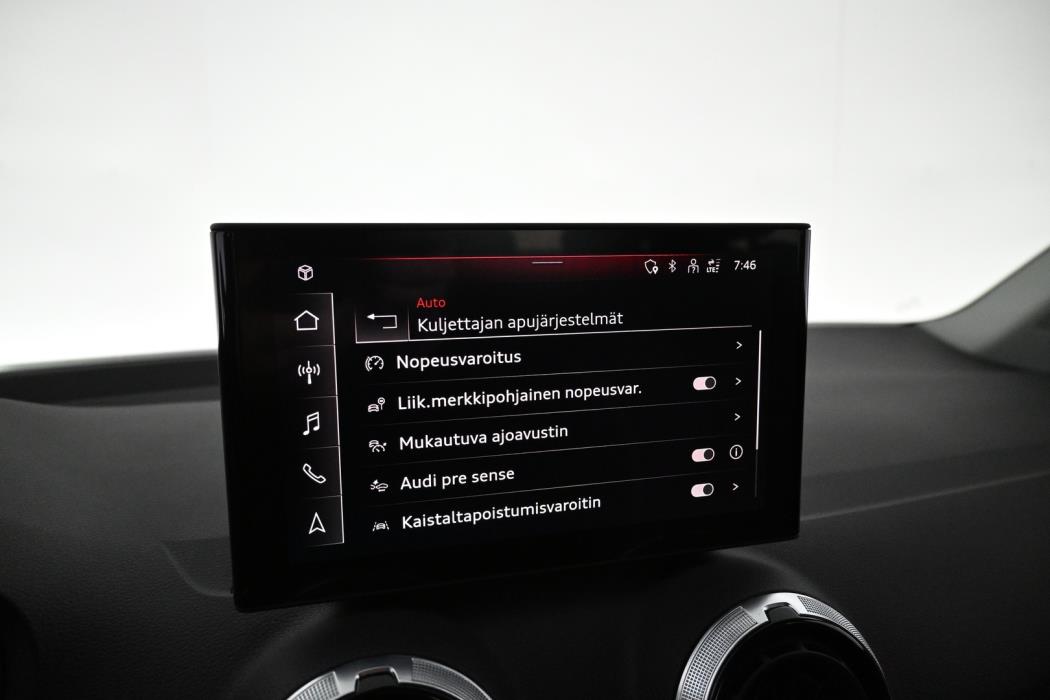 AUDI Q2 2024