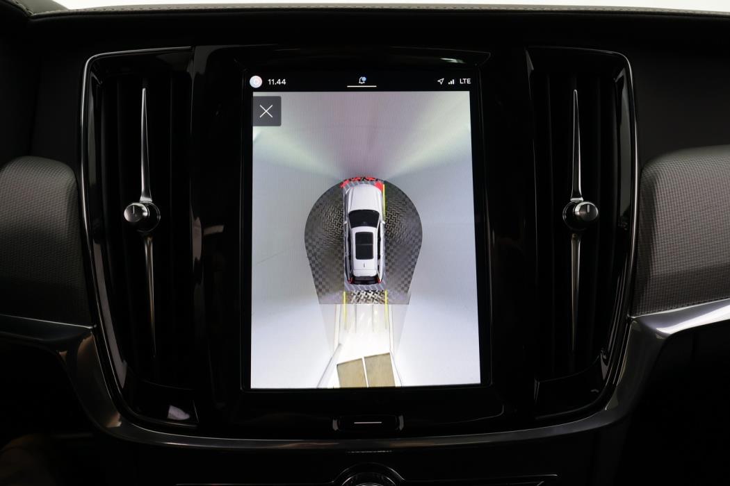 VOLVO V90 2022