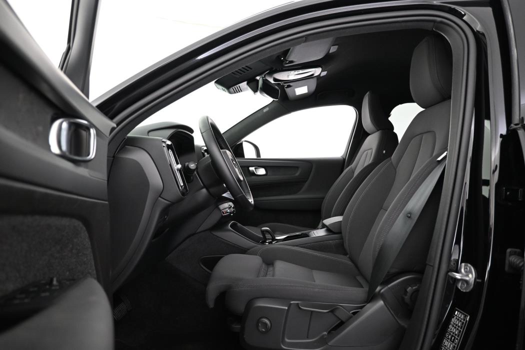VOLVO XC40 2024