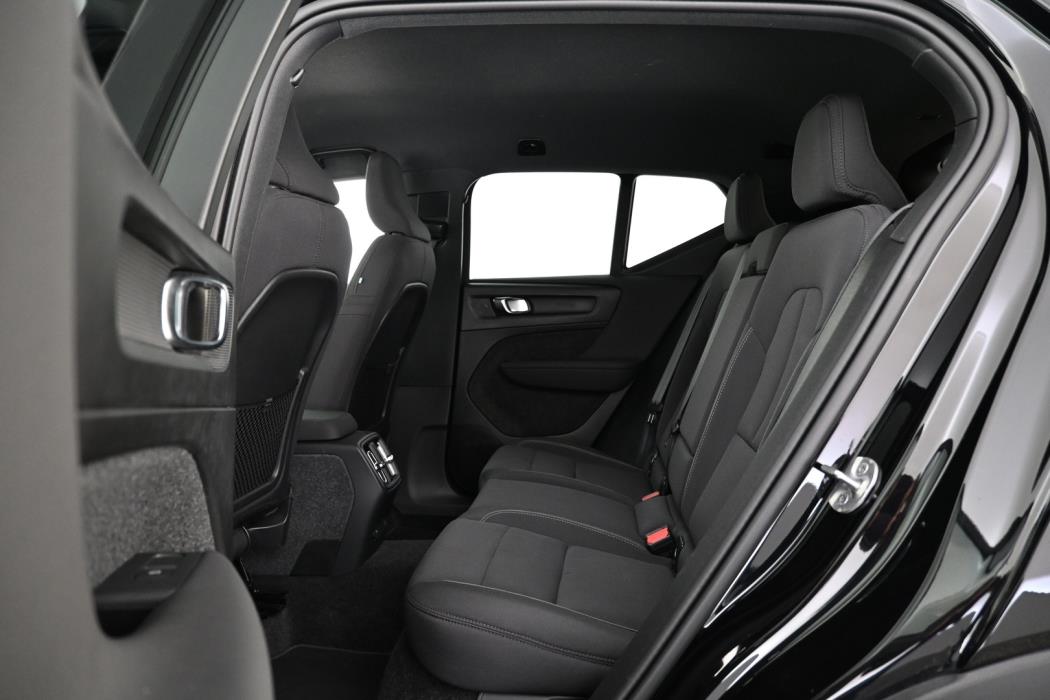 VOLVO XC40 2024