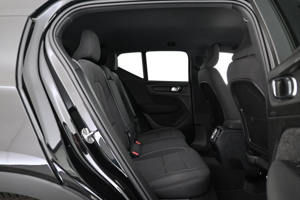 VOLVO XC40 2024