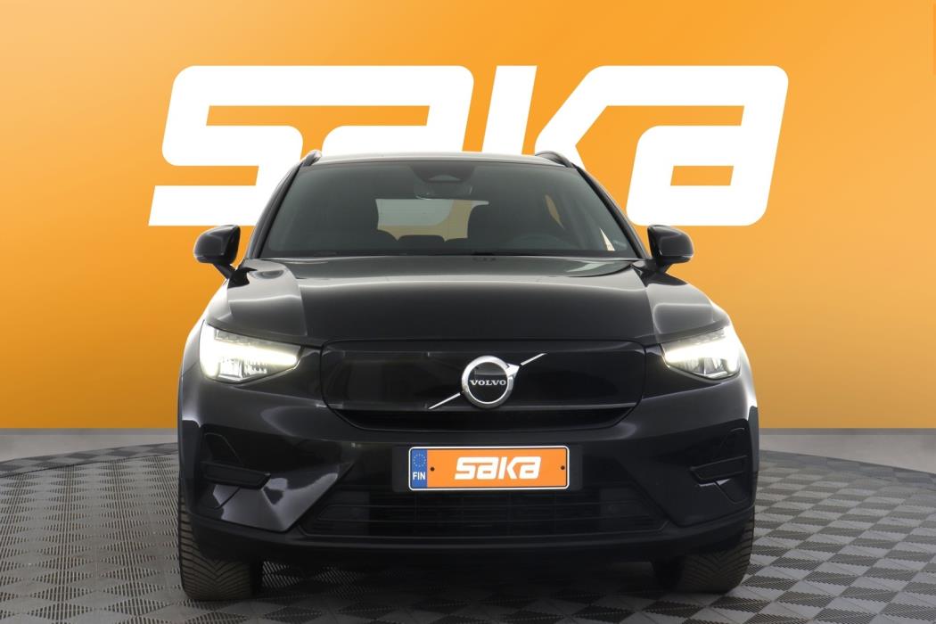 VOLVO XC40 2024