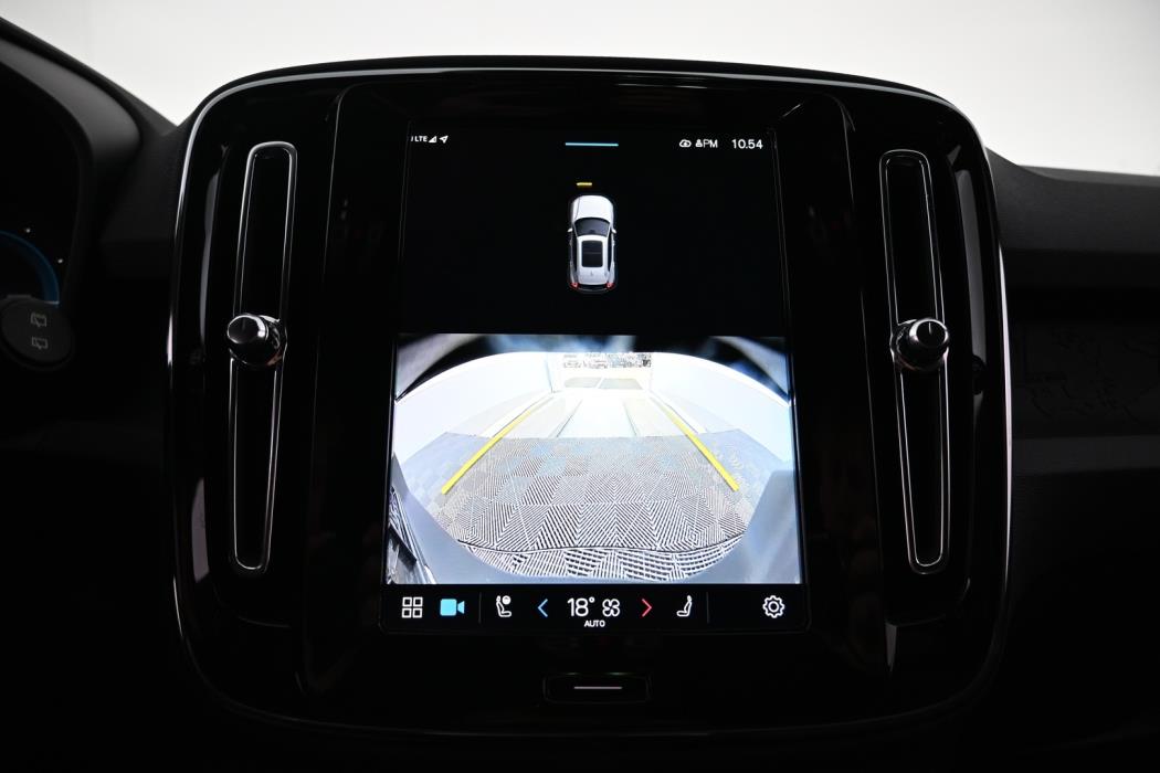 VOLVO XC40 2024