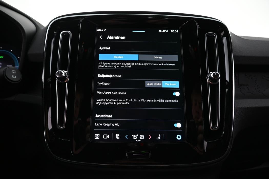 VOLVO XC40 2024