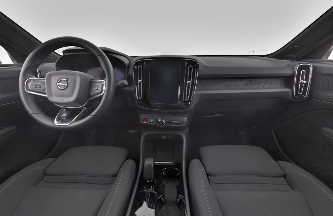VOLVO XC40 2024