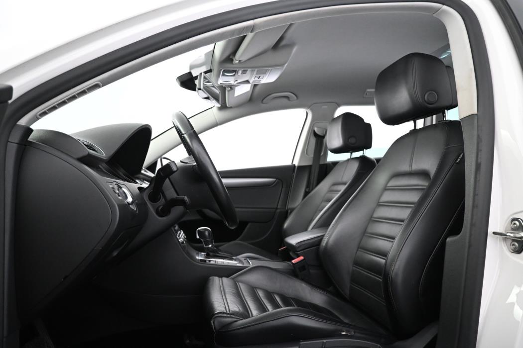 VOLKSWAGEN Passat 2014