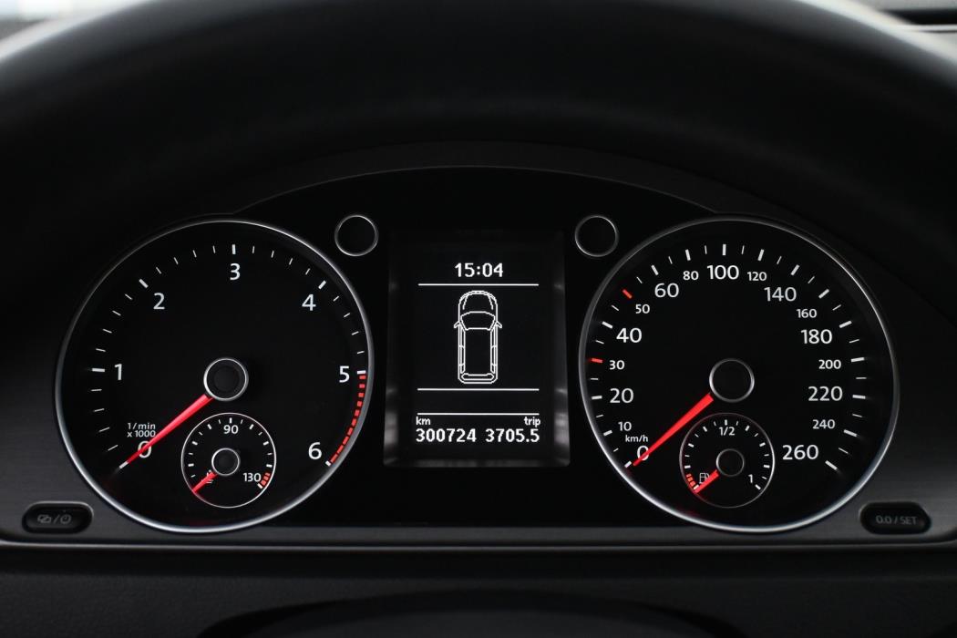 VOLKSWAGEN Passat 2014