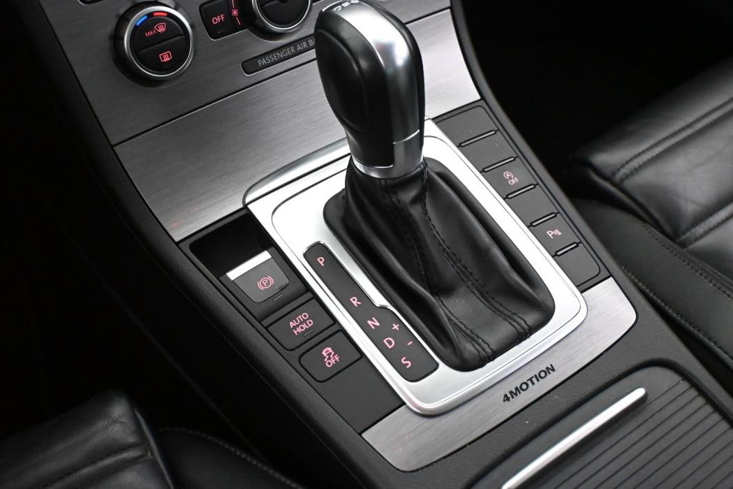 VOLKSWAGEN Passat 2014