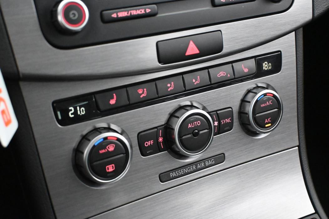 VOLKSWAGEN Passat 2014