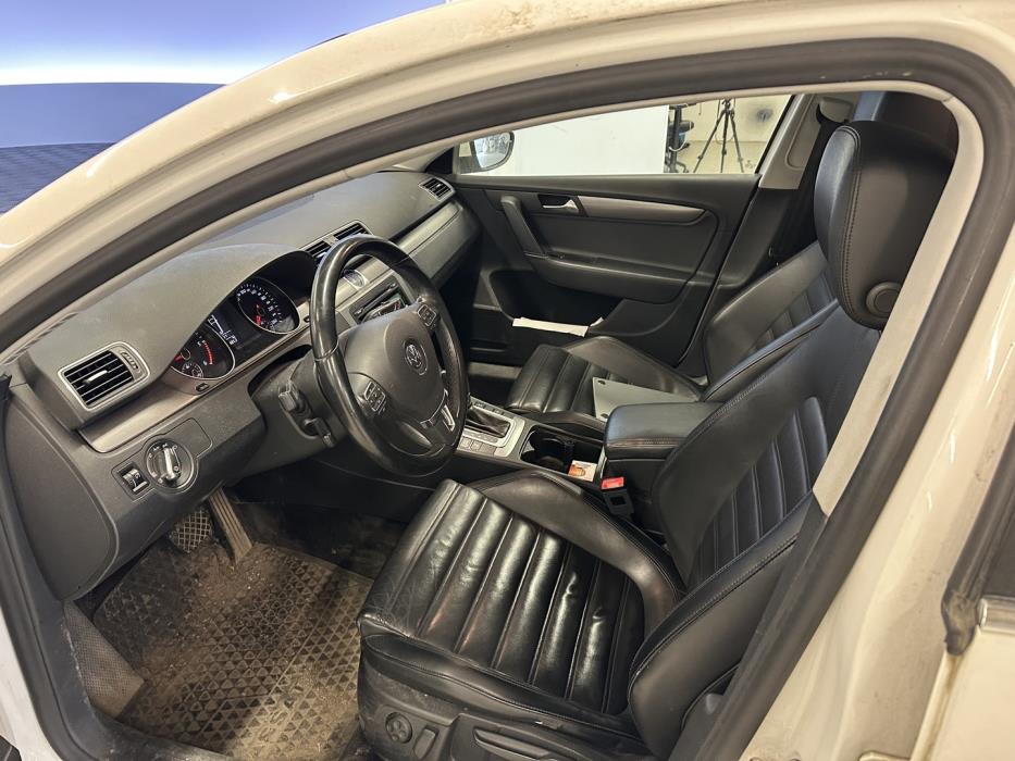 VOLKSWAGEN Passat 2014