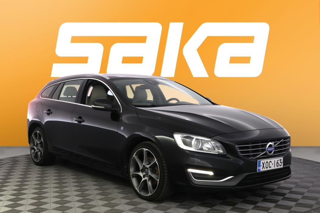 VOLVO V60 2015