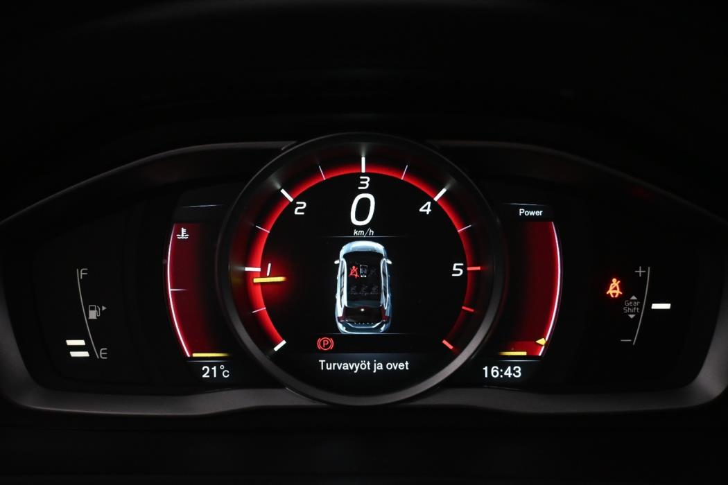 VOLVO V60 2015