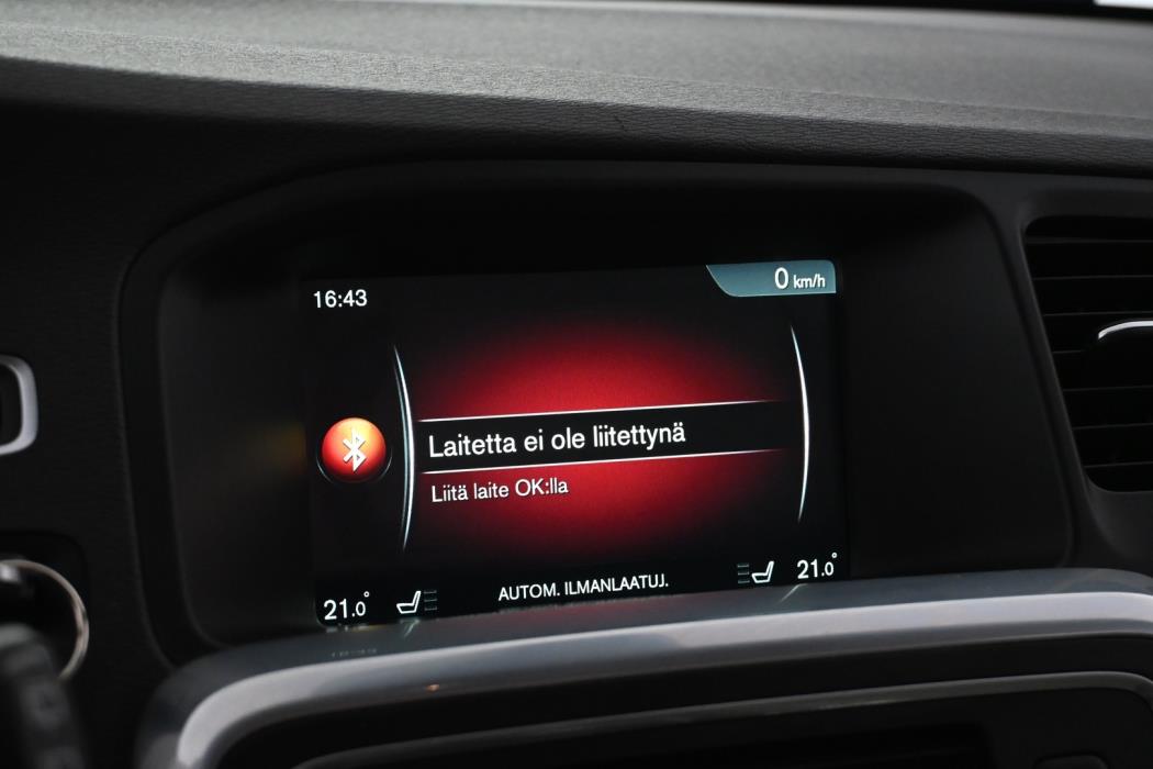 VOLVO V60 2015