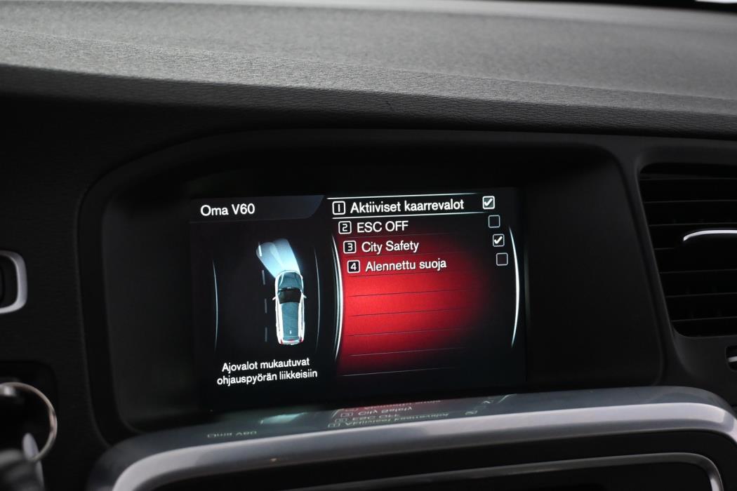 VOLVO V60 2015