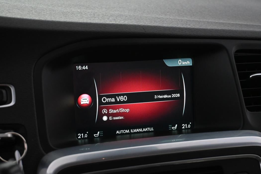 VOLVO V60 2015