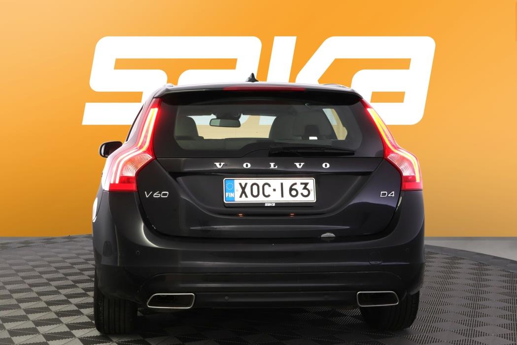 VOLVO V60 2015