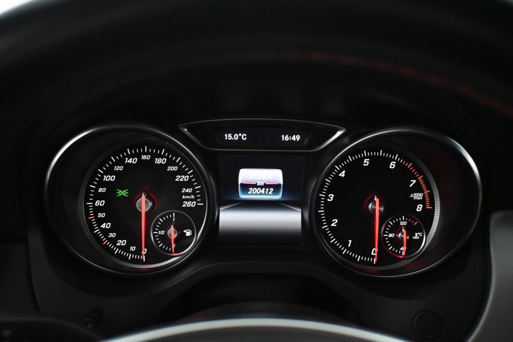 MERCEDES-BENZ CLA 2017