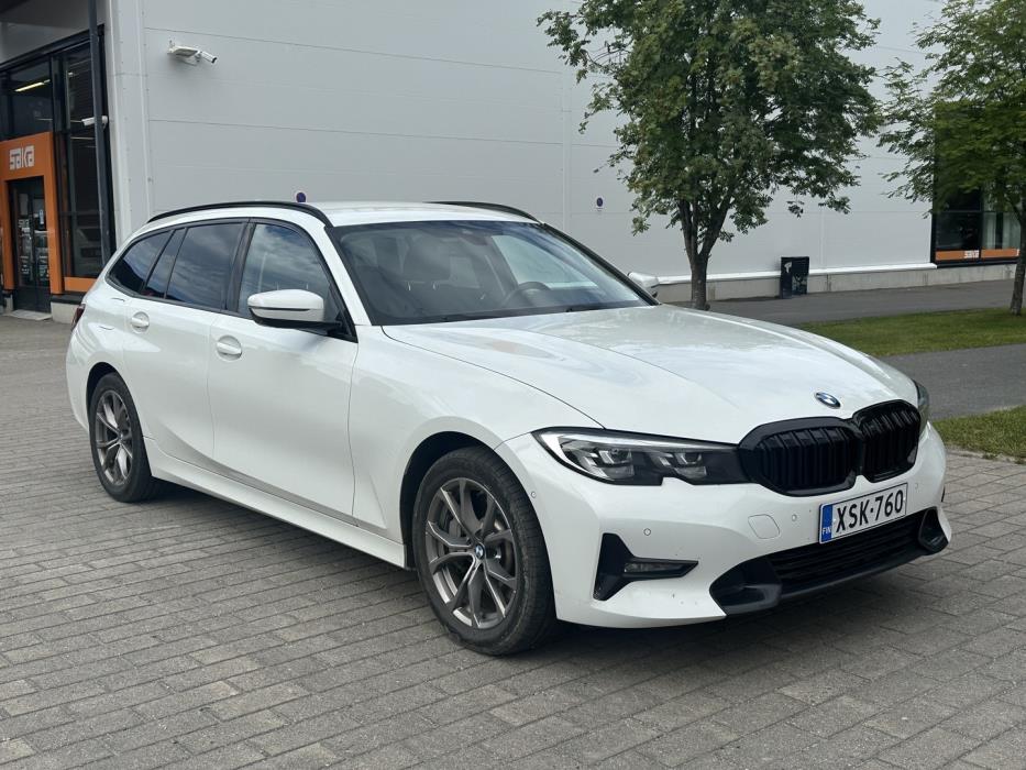 BMW 330 2021