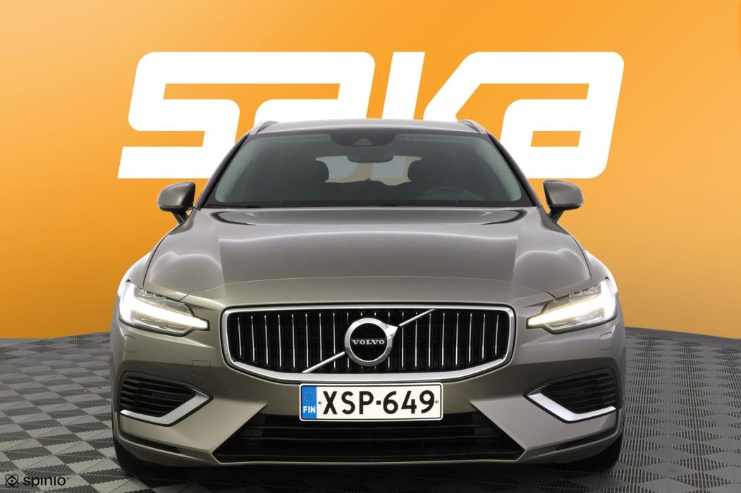 VOLVO V60 2021