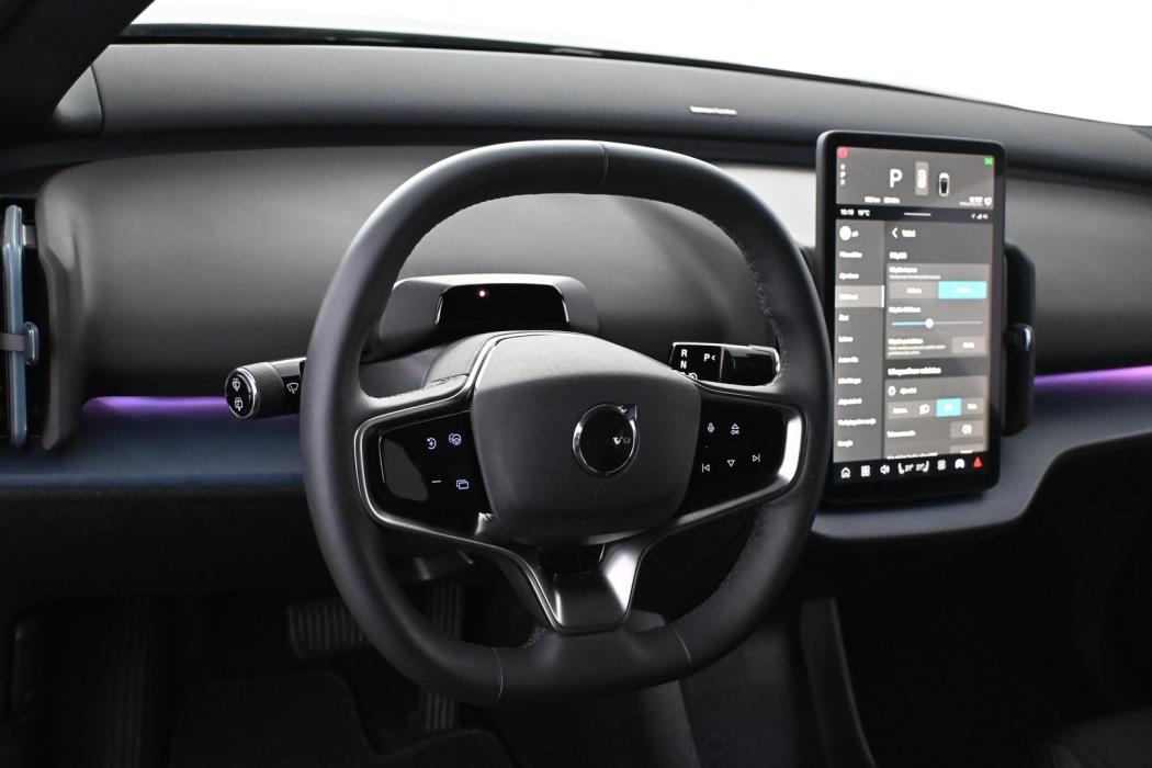 VOLVO EX30 2025