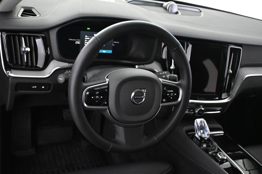 VOLVO V60 2025