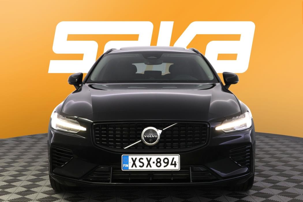 VOLVO V60 2025