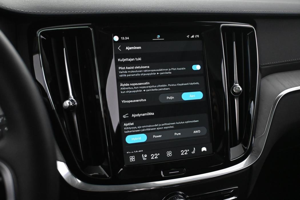 VOLVO V60 2025