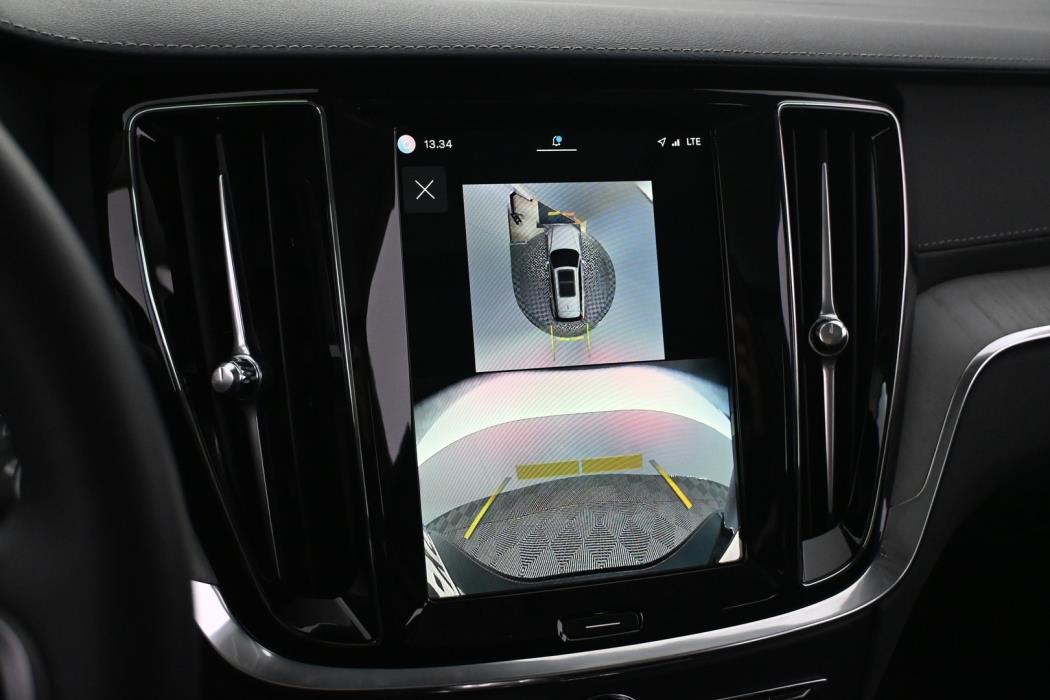 VOLVO V60 2025