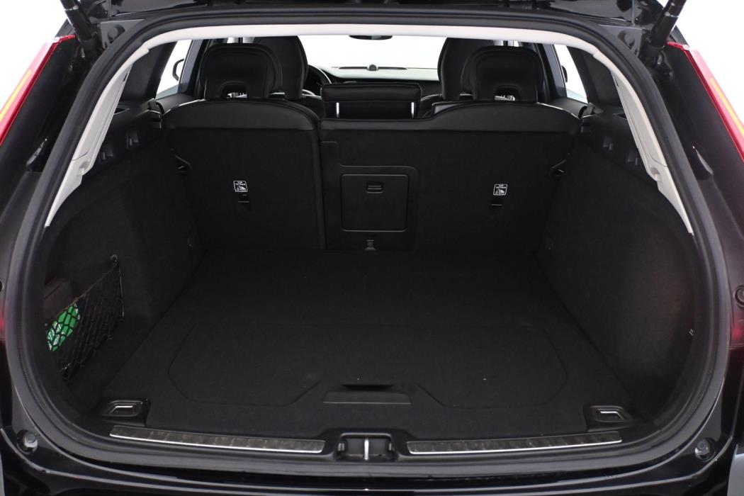 VOLVO V60 2025
