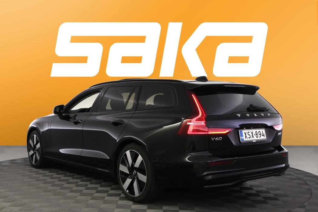 VOLVO V60 2025
