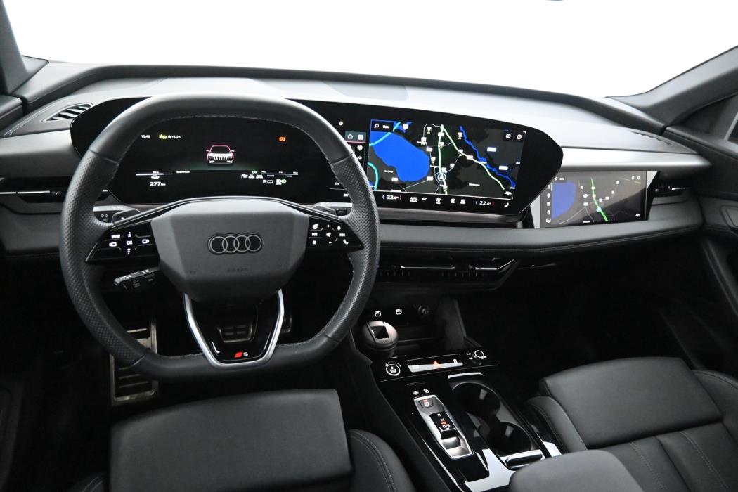 AUDI Q6 e-tron 2025