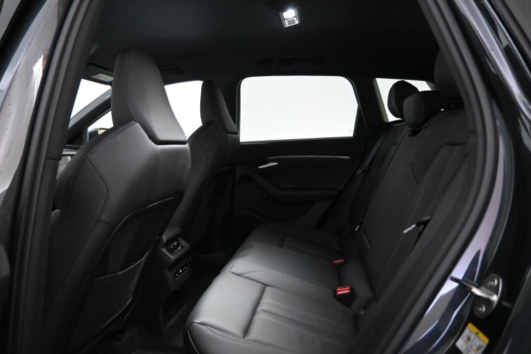 AUDI Q6 e-tron 2025