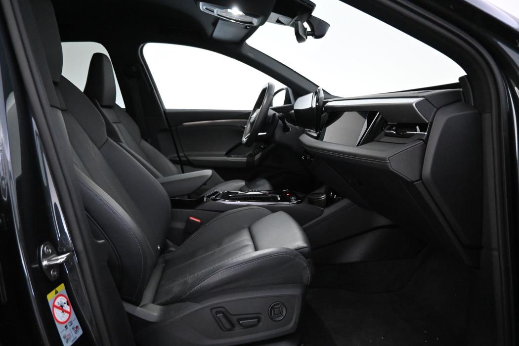 AUDI Q6 e-tron 2025