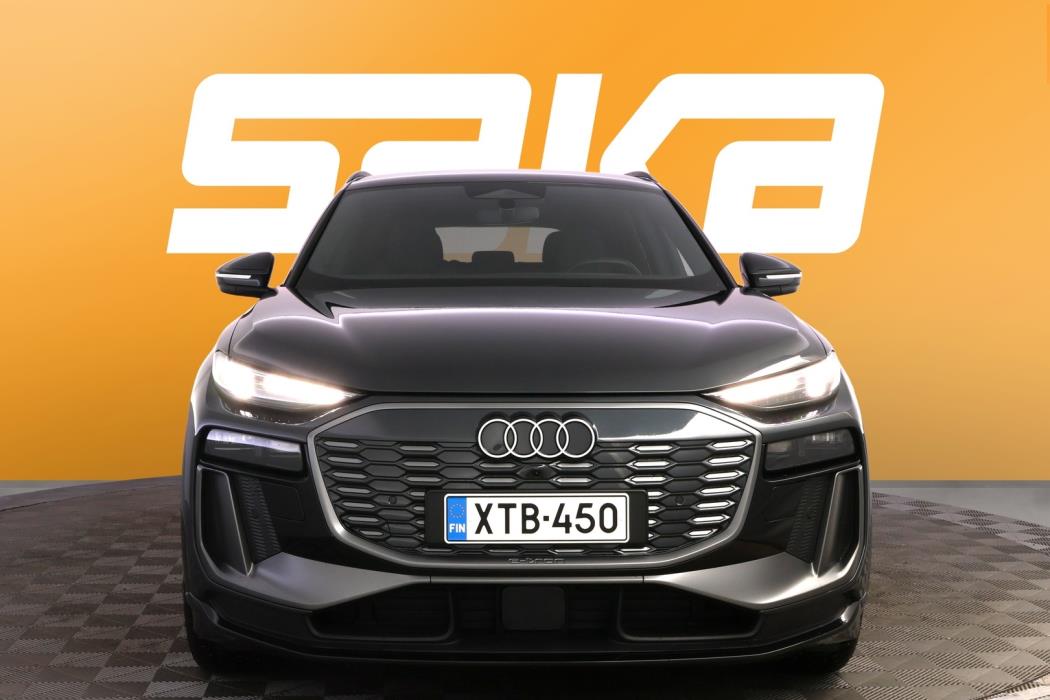 AUDI Q6 e-tron 2025