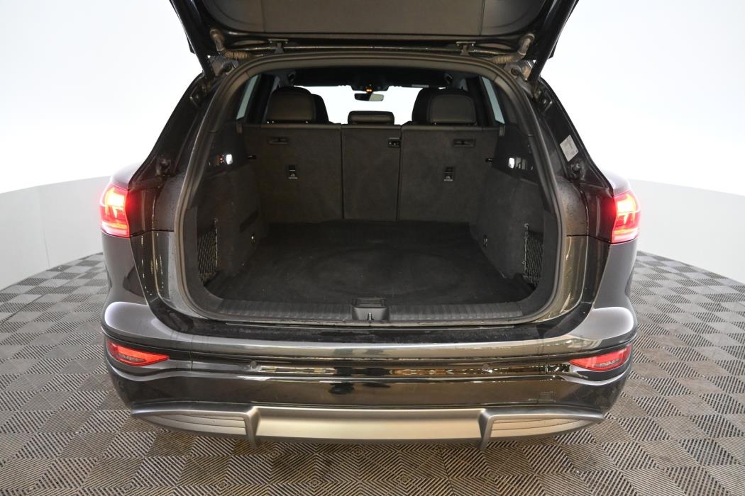AUDI Q6 e-tron 2025