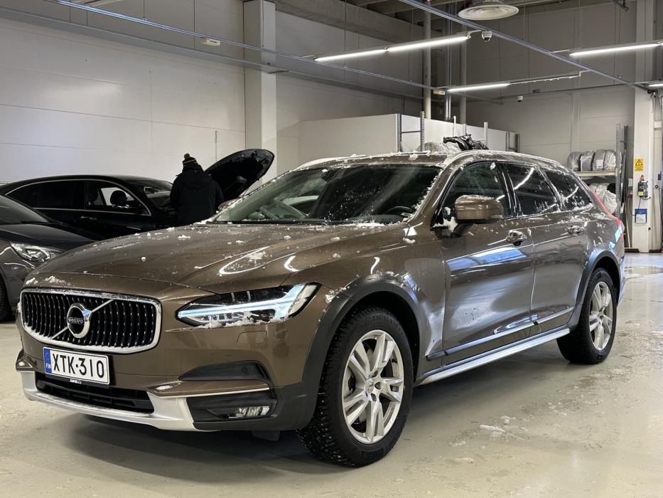 VOLVO V90 Cross Country 2018