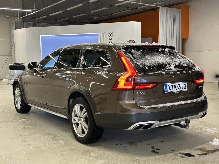VOLVO V90 Cross Country 2018