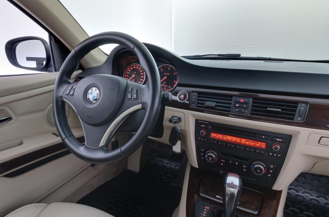 BMW 320 2011