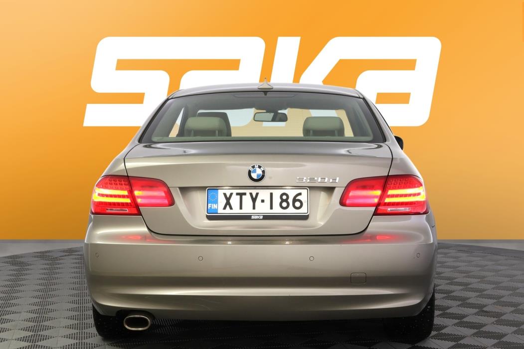 BMW 320 2011