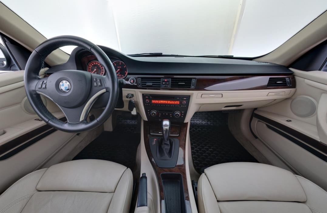 BMW 320 2011