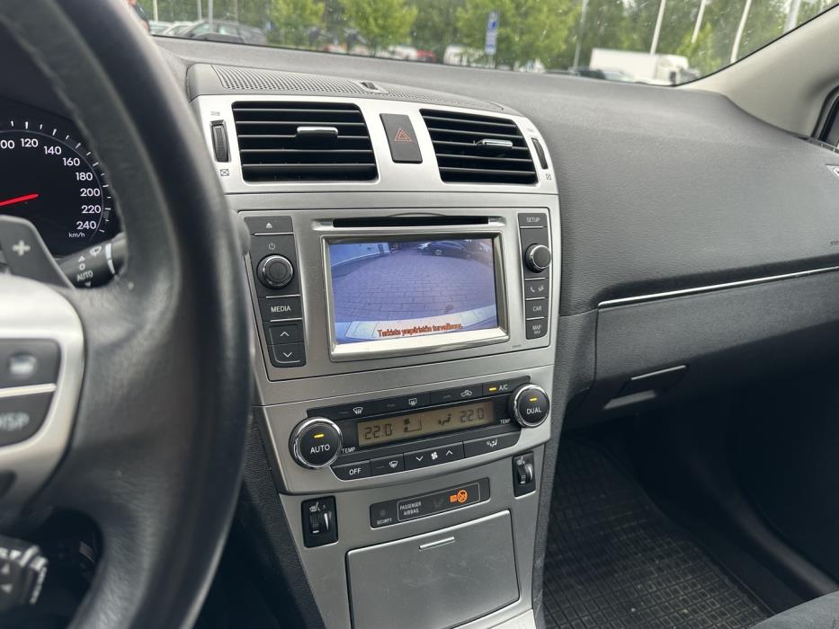 TOYOTA Avensis 2013