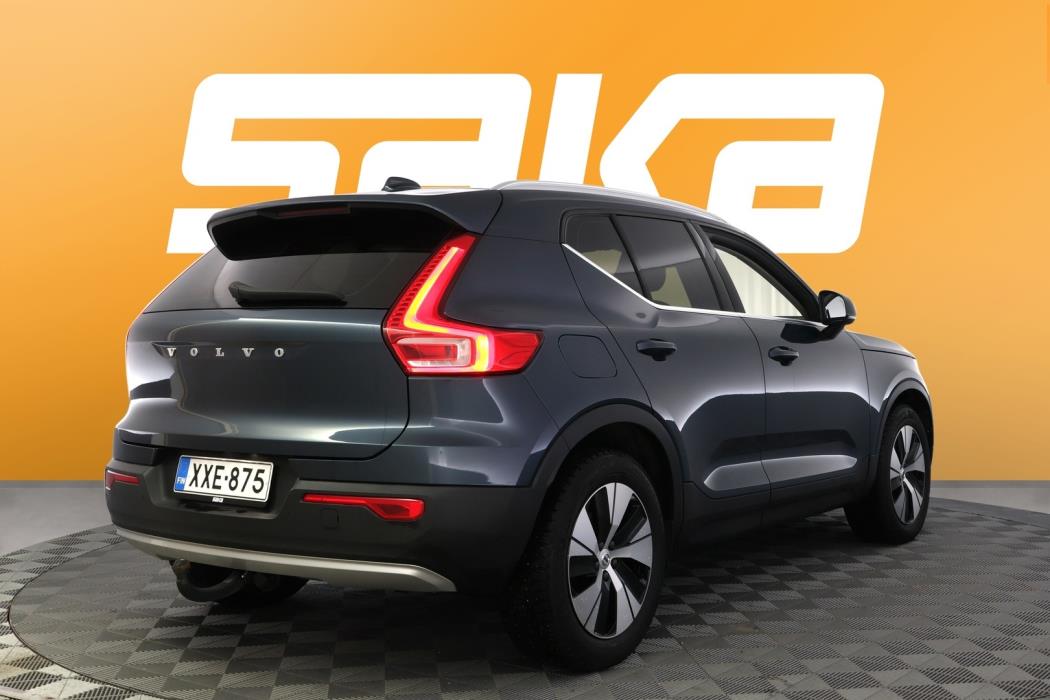 VOLVO XC40 2021