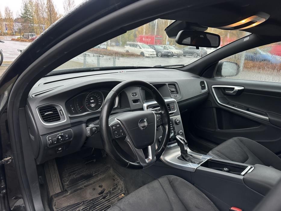 VOLVO V60 2014